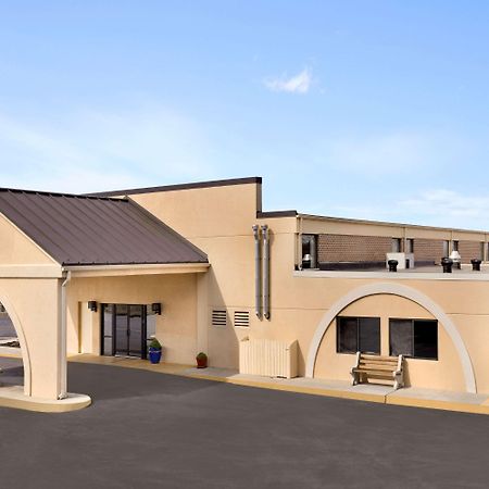 Super 8 By Wyndham Chambersburg I-81 Hotell Eksteriør bilde