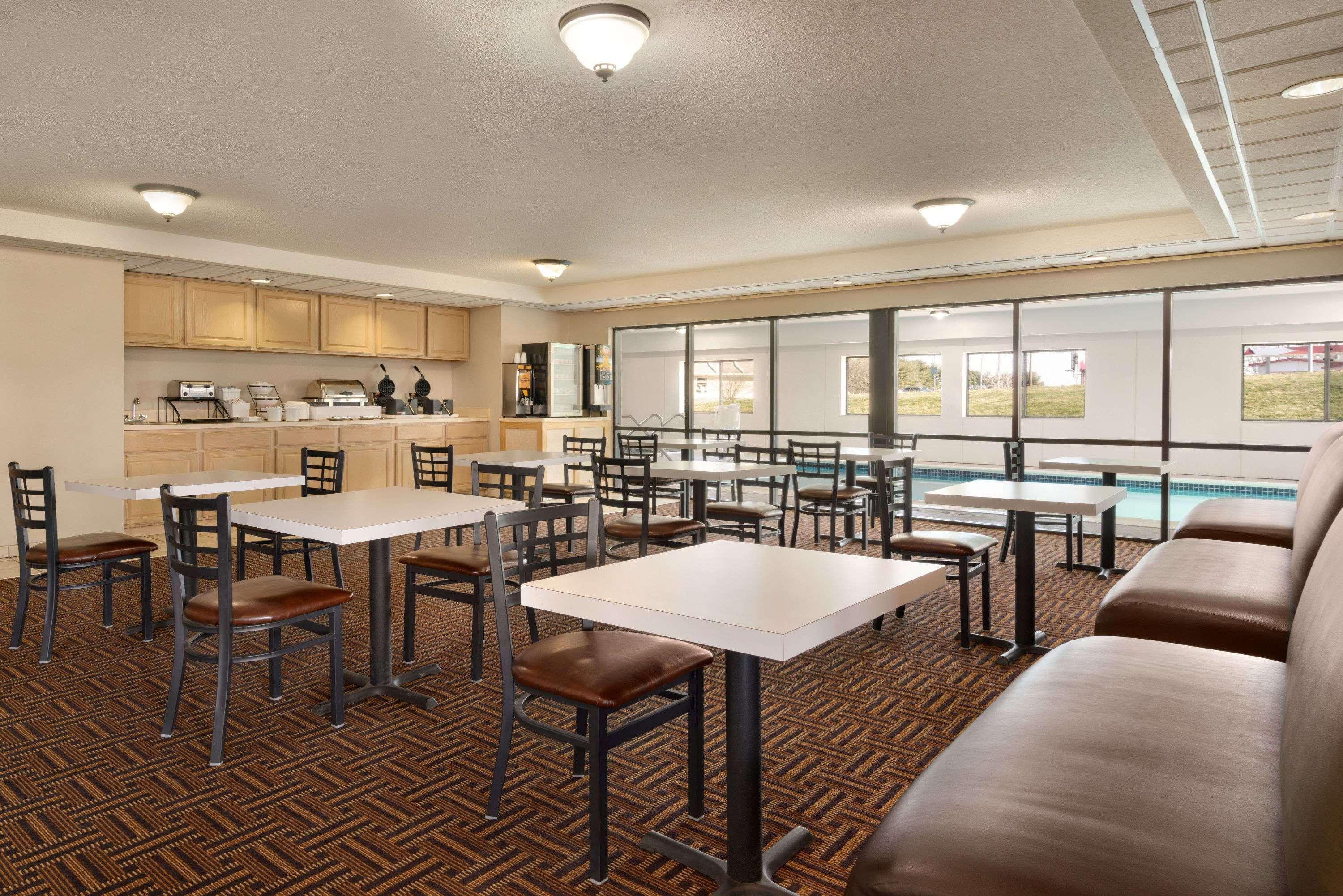 Super 8 By Wyndham Chambersburg I-81 Hotell Eksteriør bilde
